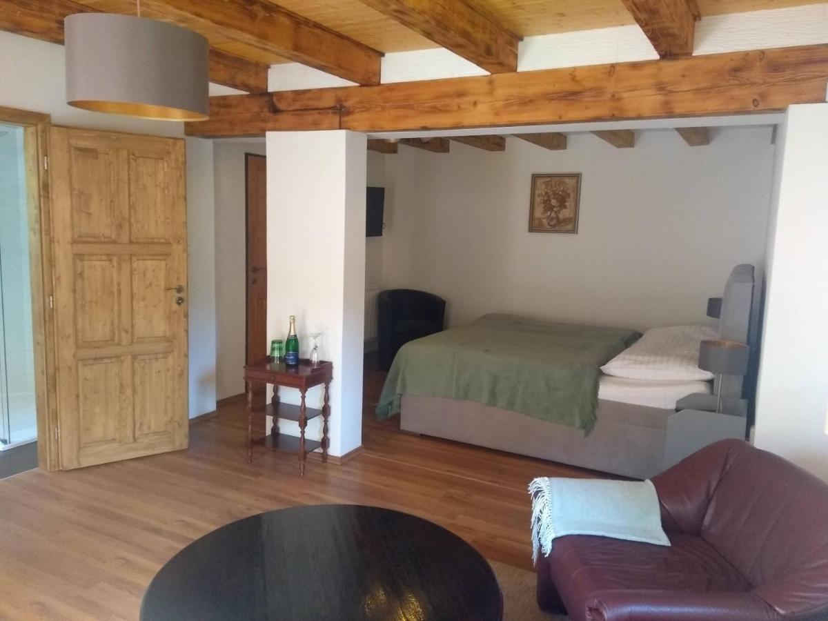 Stodola-Soukromy Apartman Pro Dva S Venkovni Virivkou كارلستين المظهر الخارجي الصورة